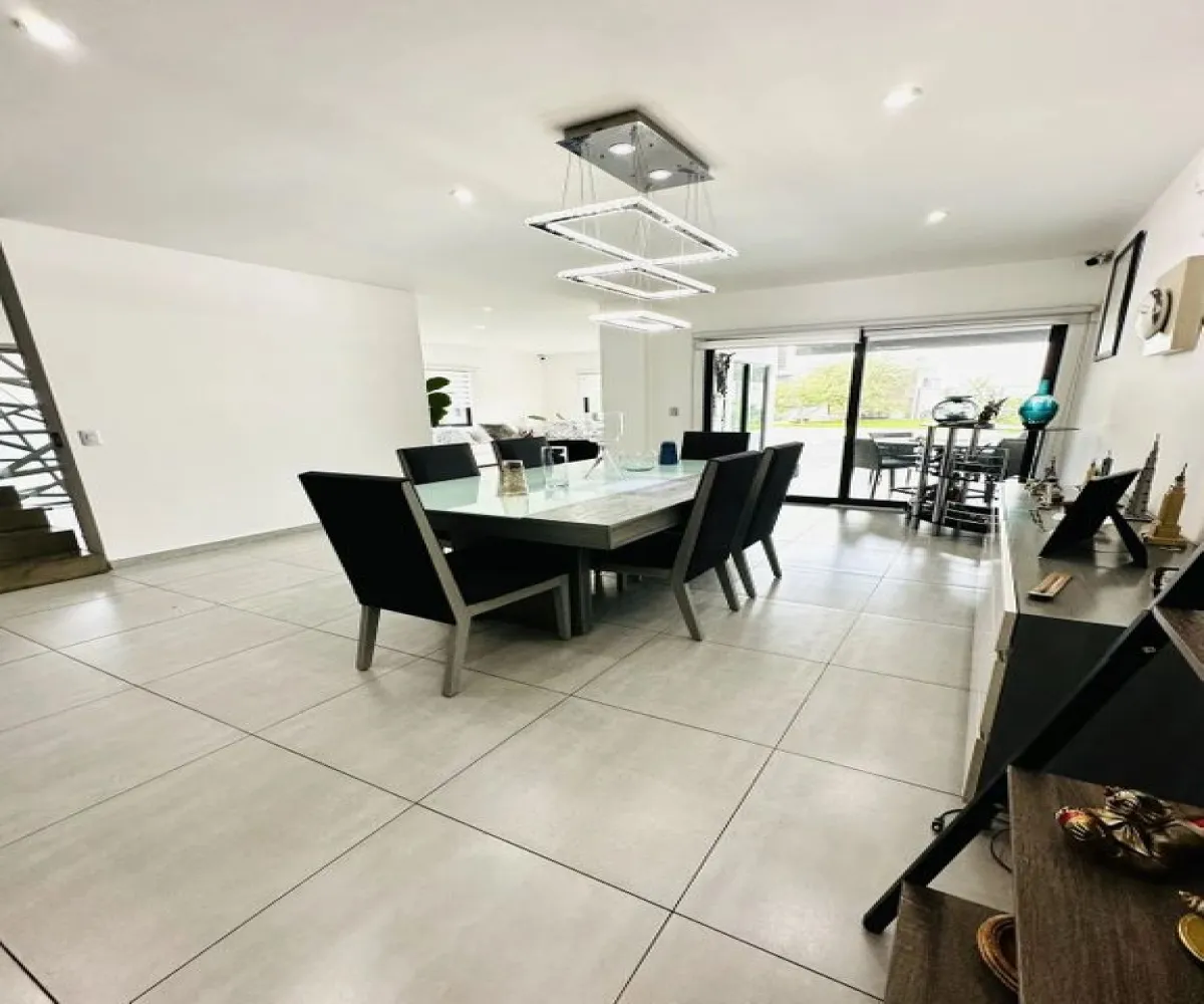 Casa En Venta,Jardín Real,Jardín del Crisantemo S/N, Zapopan, Jalisco 45136, 4 Habitaciones,3 Baños,Jardín del Crisantemo,1,ptrVuCK