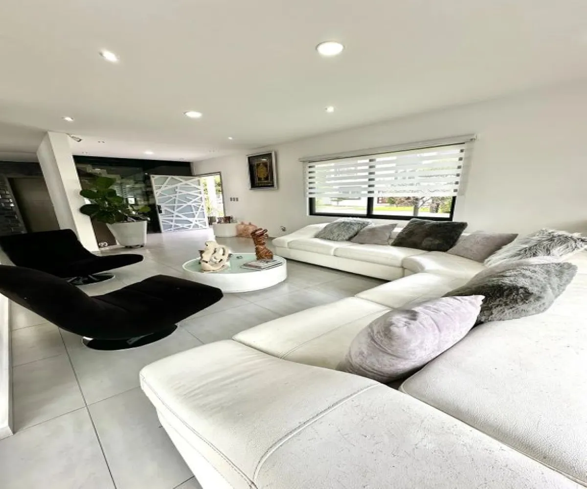 Casa En Venta,Jardín Real,Jardín del Crisantemo S/N, Zapopan, Jalisco 45136, 4 Habitaciones,3 Baños,Jardín del Crisantemo,1,ptrVuCK