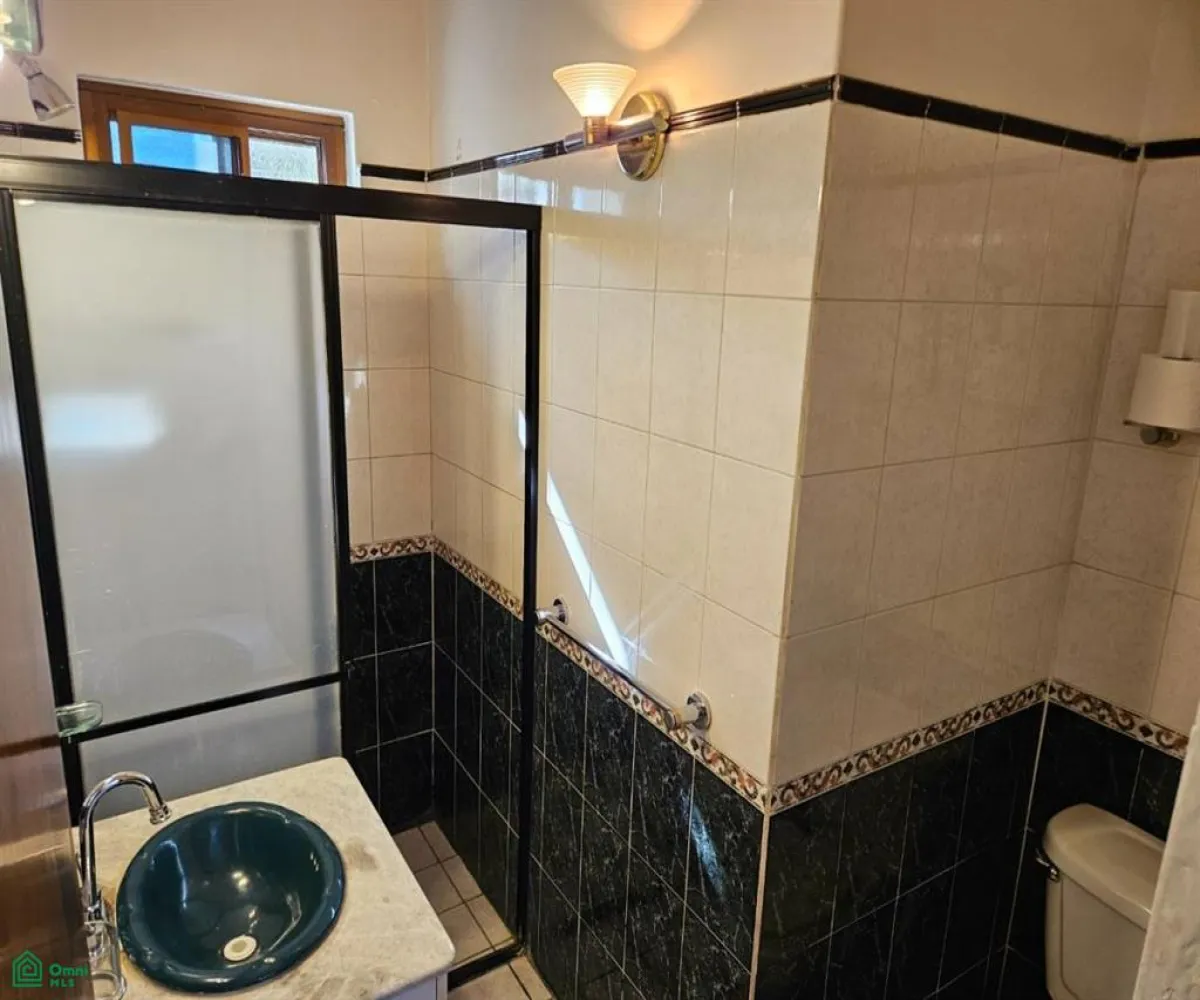 Casa En Venta,Moderna,Colonias 624, Guadalajara, Jalisco 44190, 4 Habitaciones,2 Baños,Colonias,2,MX25988850