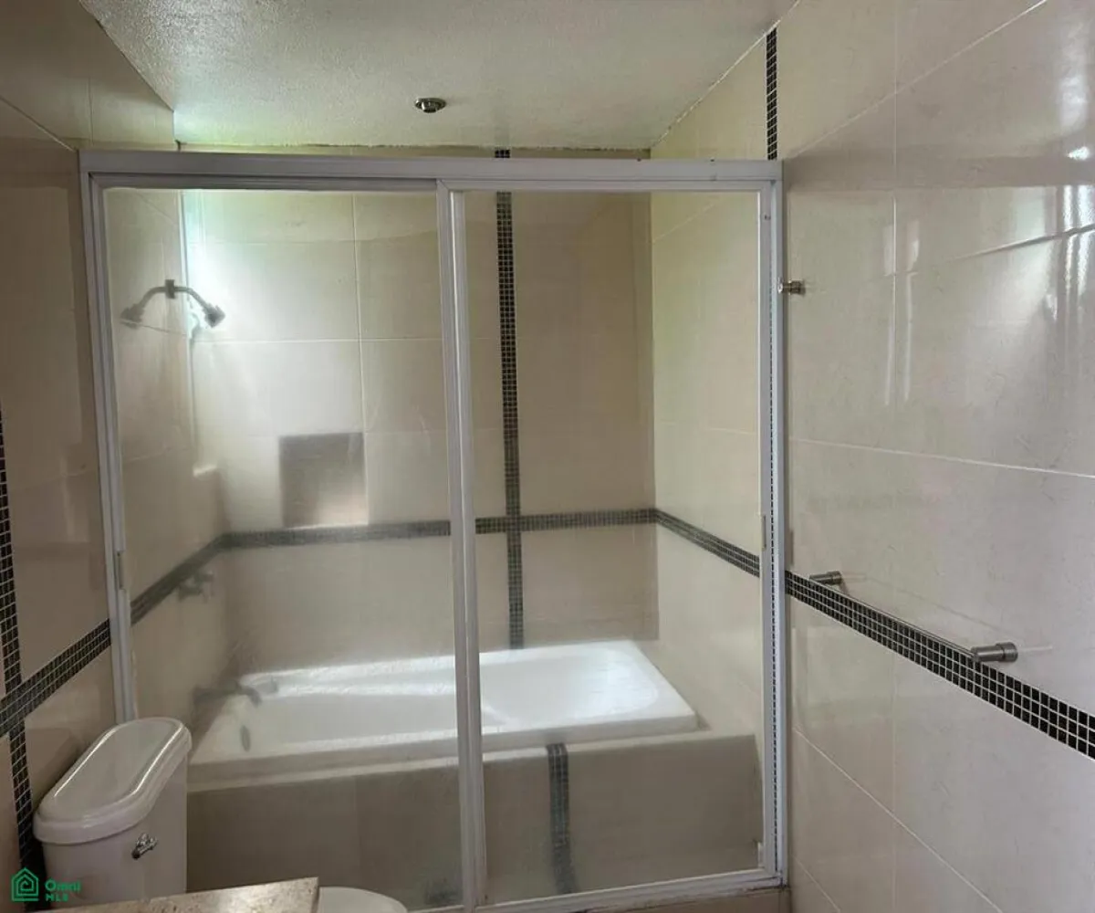 Casa En Venta,Altamira,Av. Aviación 3905, Zapopan, Jalisco 45160, 3 Habitaciones,3 Baños,Av. Aviación,MX25989006