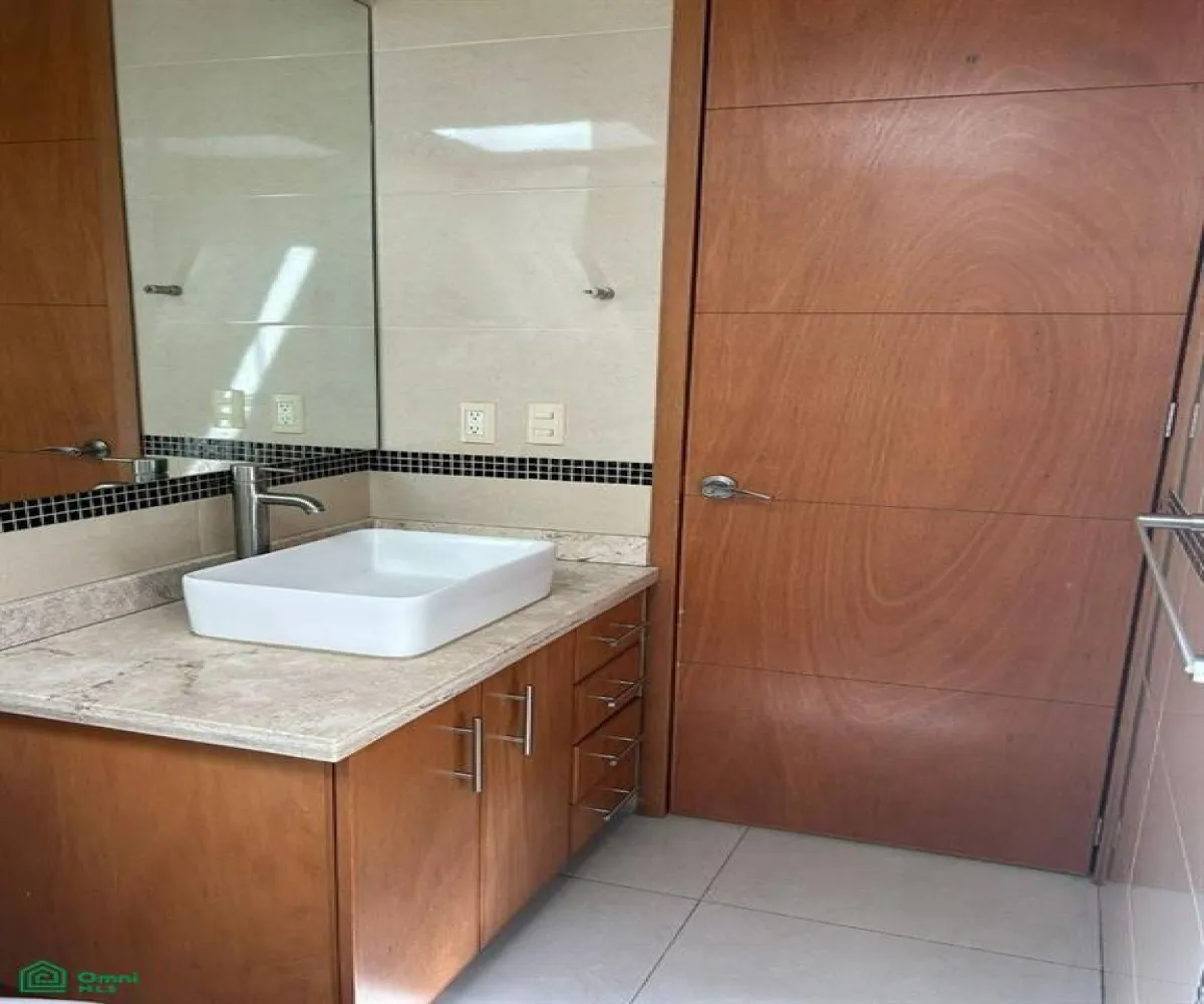 Casa En Venta,Altamira,Av. Aviación 3905, Zapopan, Jalisco 45160, 3 Habitaciones,3 Baños,Av. Aviación,MX25989006