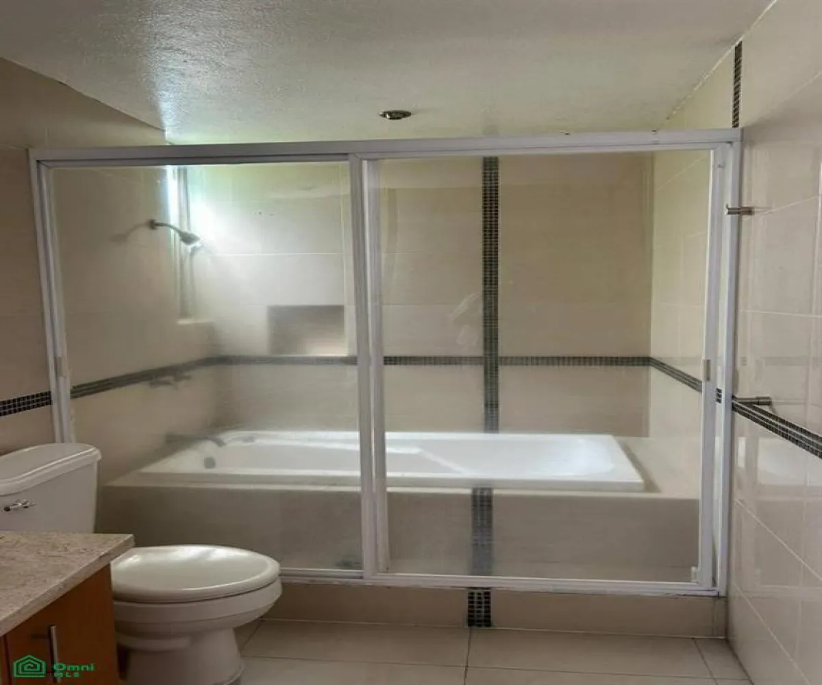 Casa En Venta,Altamira,Av. Aviación 3905, Zapopan, Jalisco 45160, 3 Habitaciones,3 Baños,Av. Aviación,MX25989006