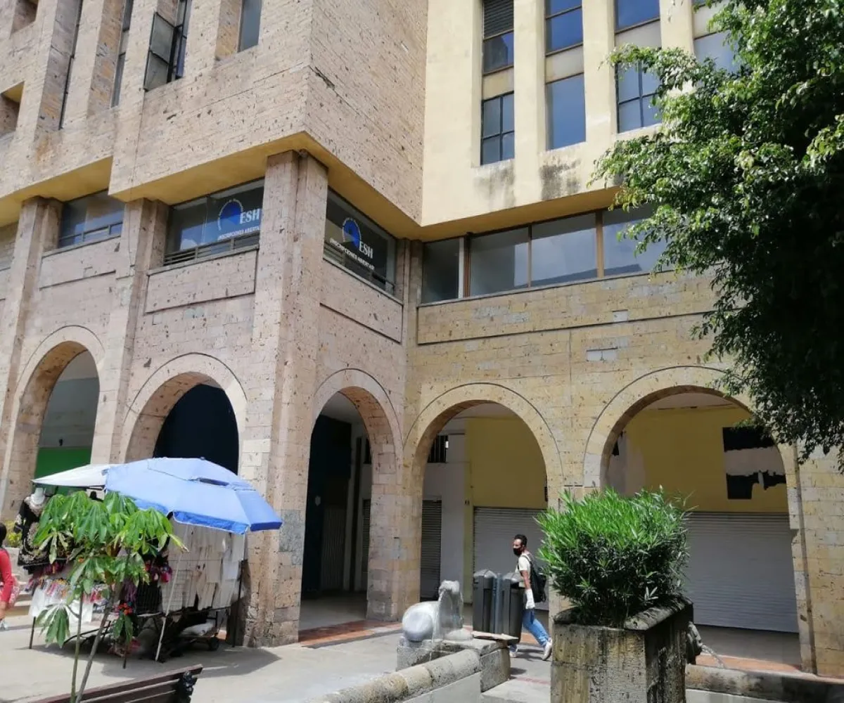 Local En Renta,Zona Centro,Paseo Degollado 90, Guadalajara, Jalisco 44100,1 Baño,Paseo Degollado,1,pBQUvoA