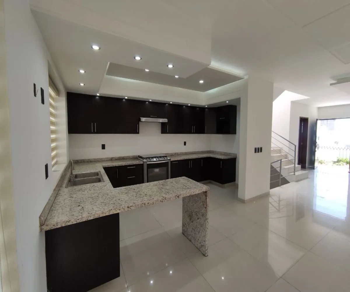 Casa En Venta,Cortijo San Agustin,Cerrada del Labrador 14, Tlajomulco de Zúñiga, Jalisco 45645, 3 Habitaciones,2 Baños,Cerrada del Labrador,2,pvN4ZTM