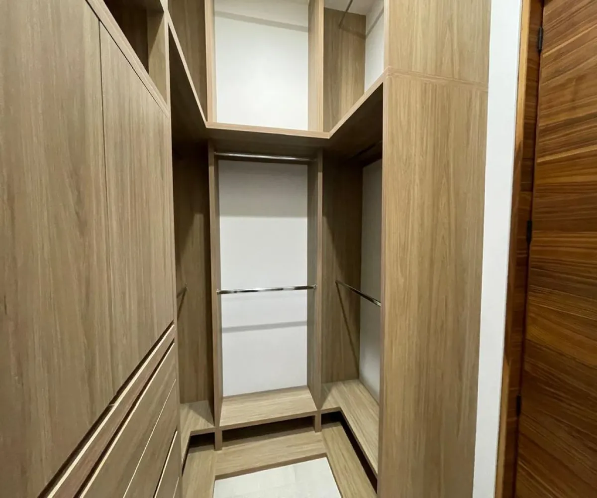 Casa En Venta,Los Robles,Avenida Paseo de los Robles Norte 207, Zapopan, Jalisco 45230, 3 Habitaciones,4 Baños,Avenida Paseo de los Robles Norte,1,pg5WPin