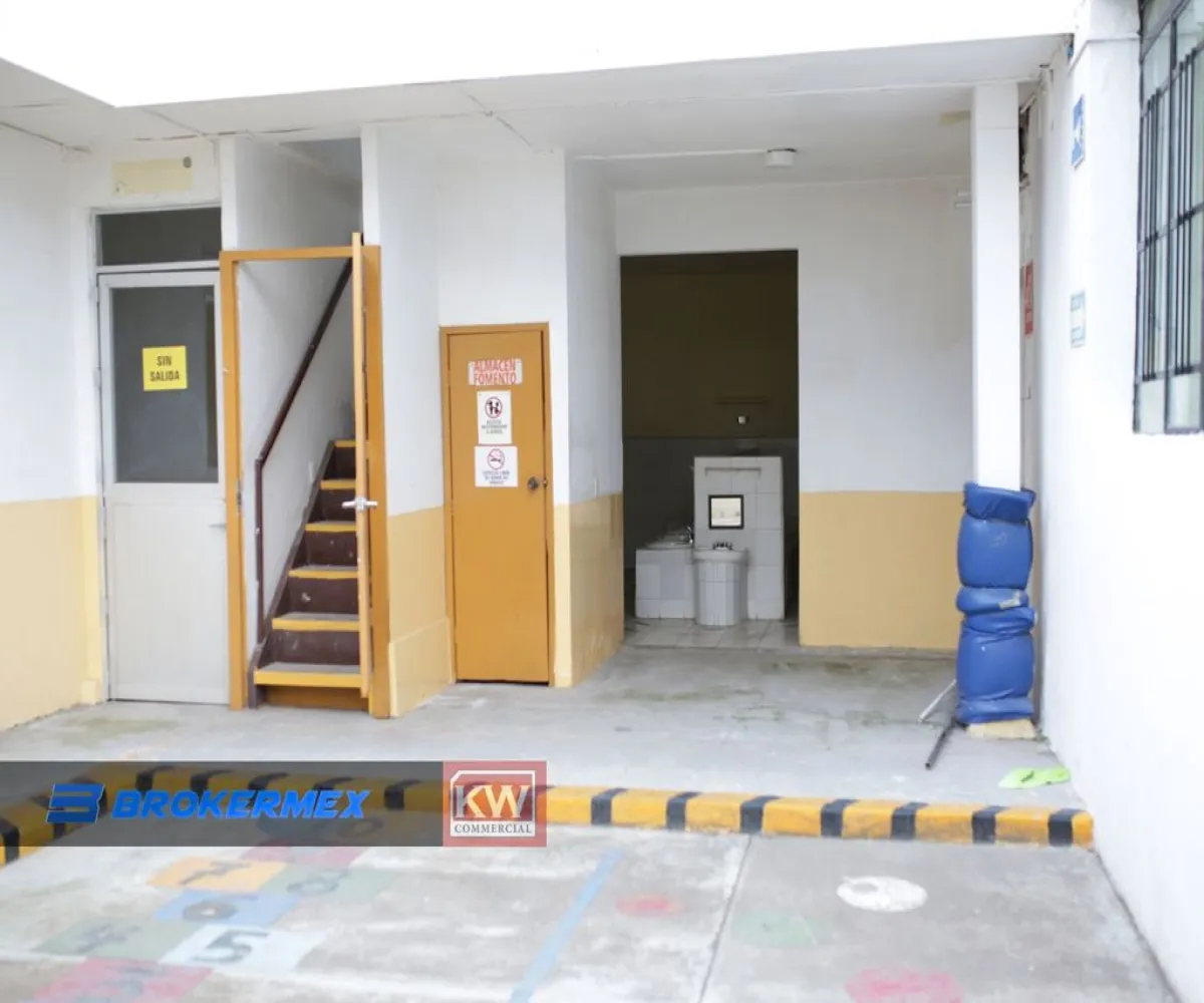 Local En Venta,Zapopan Centro,Av. Eva Briseño Int. # 258 A 25 1, Zapopan, Jalisco 45160,Av. Eva Briseño Int. # 258 A,1,pASrYh4