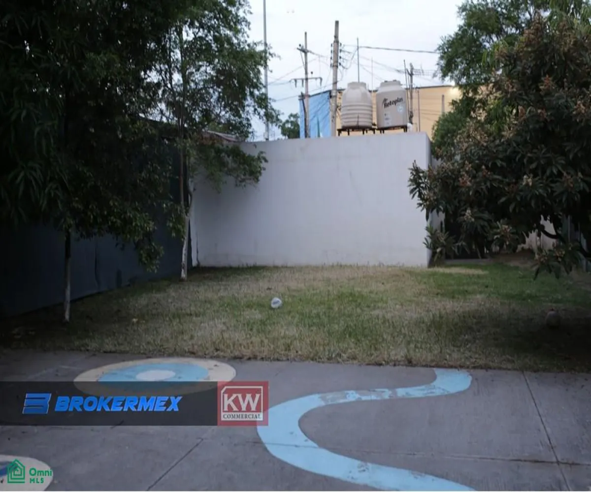 Local En Venta,Zapopan Centro,Av. Eva Briseño Int. # 258 A Int. # 258 A, Zapopan, Jalisco 45100,Av. Eva Briseño Int. # 258 A,1,MX25991182