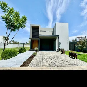 Casa En Venta,Hacienda de San Juan,Avenida General Ramón Corona 2500, Zapopan, Jalisco 45134, 5 Habitaciones,5 Baños,Avenida General Ramón Corona,2,p5aHmeD