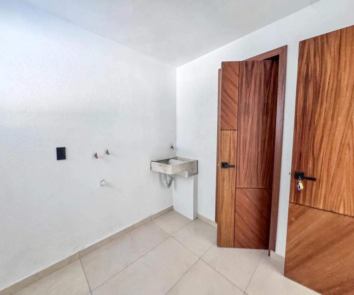 Casa En Venta,Virreyes ,Avenida Naciones Unidas S/N 5863, Zapopan, Jalisco 45110, 3 Habitaciones,4 Baños,Avenida Naciones Unidas,2,pme8OKn