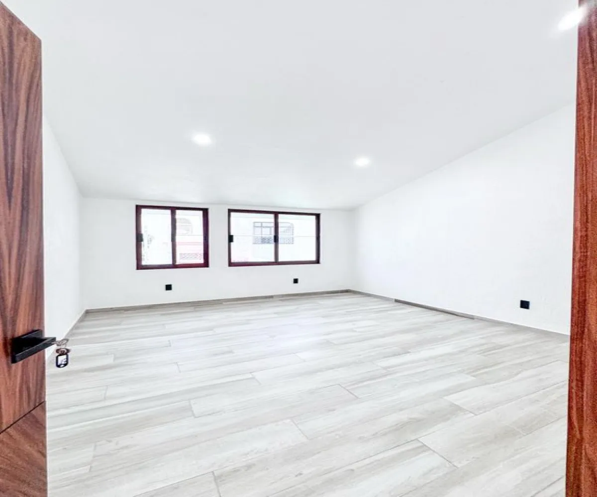 Casa En Venta,Virreyes ,Avenida Naciones Unidas S/N 5863, Zapopan, Jalisco 45110, 3 Habitaciones,4 Baños,Avenida Naciones Unidas,2,pme8OKn