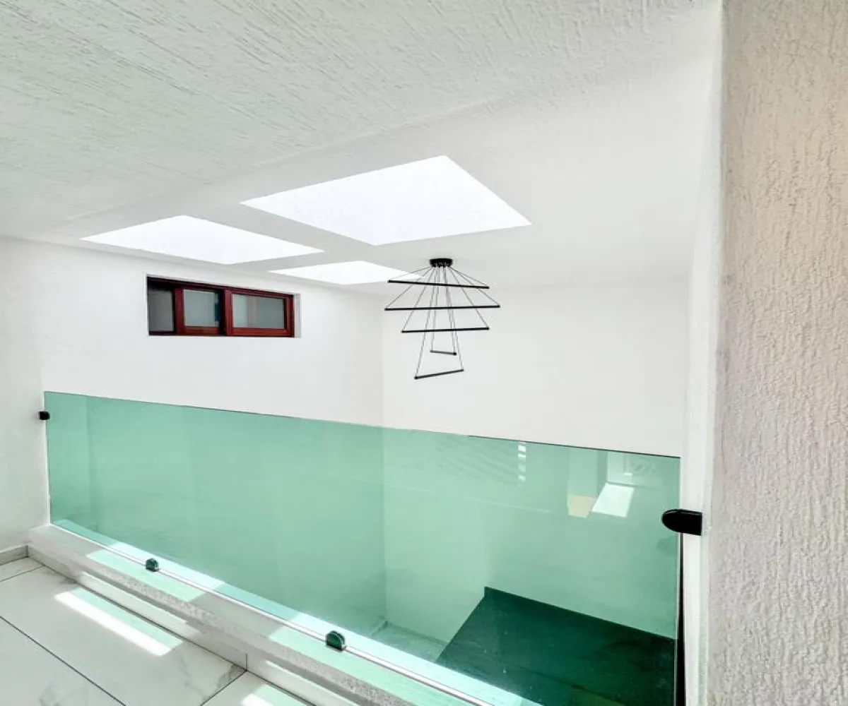 Casa En Venta,Virreyes ,Avenida Naciones Unidas S/N 5863, Zapopan, Jalisco 45110, 3 Habitaciones,4 Baños,Avenida Naciones Unidas,2,pme8OKn