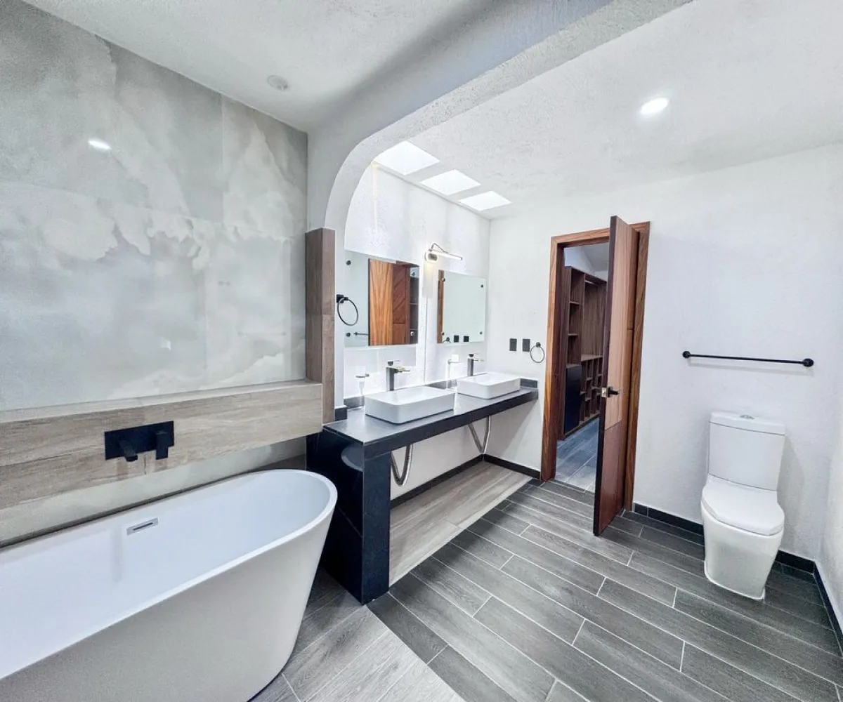 Casa En Venta,Virreyes ,Avenida Naciones Unidas S/N 5863, Zapopan, Jalisco 45110, 3 Habitaciones,4 Baños,Avenida Naciones Unidas,2,pme8OKn