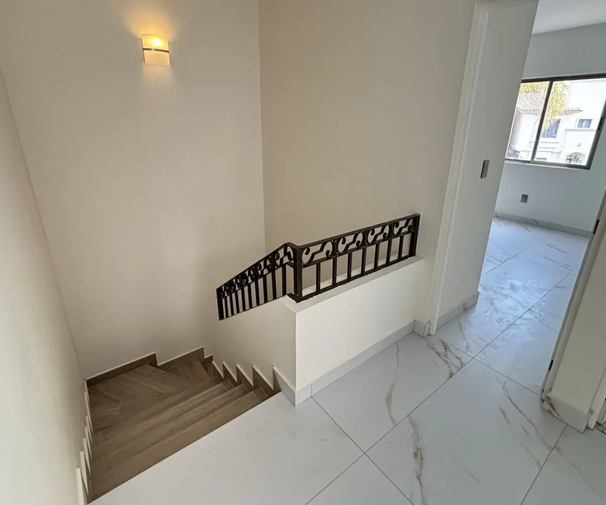 Casa En Venta,Paseo de la Jolla 1, Tlajomulco de Zúñiga, Jalisco 45645, 3 Habitaciones,2 Baños,Paseo de la Jolla,2,pg3GKv4