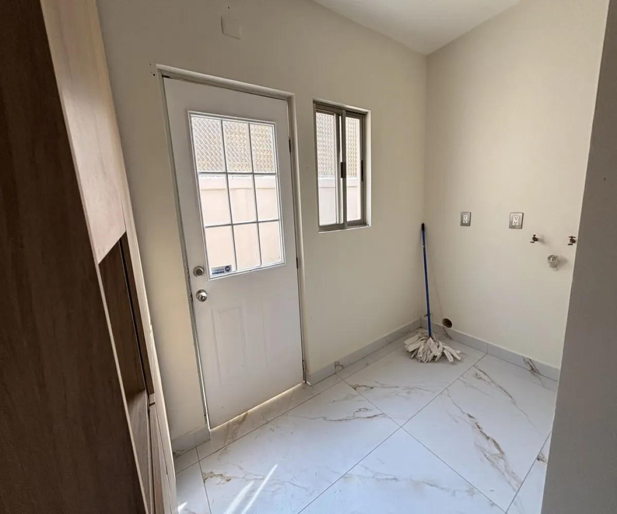 Casa En Venta,Paseo de la Jolla 1, Tlajomulco de Zúñiga, Jalisco 45645, 3 Habitaciones,2 Baños,Paseo de la Jolla,2,pg3GKv4