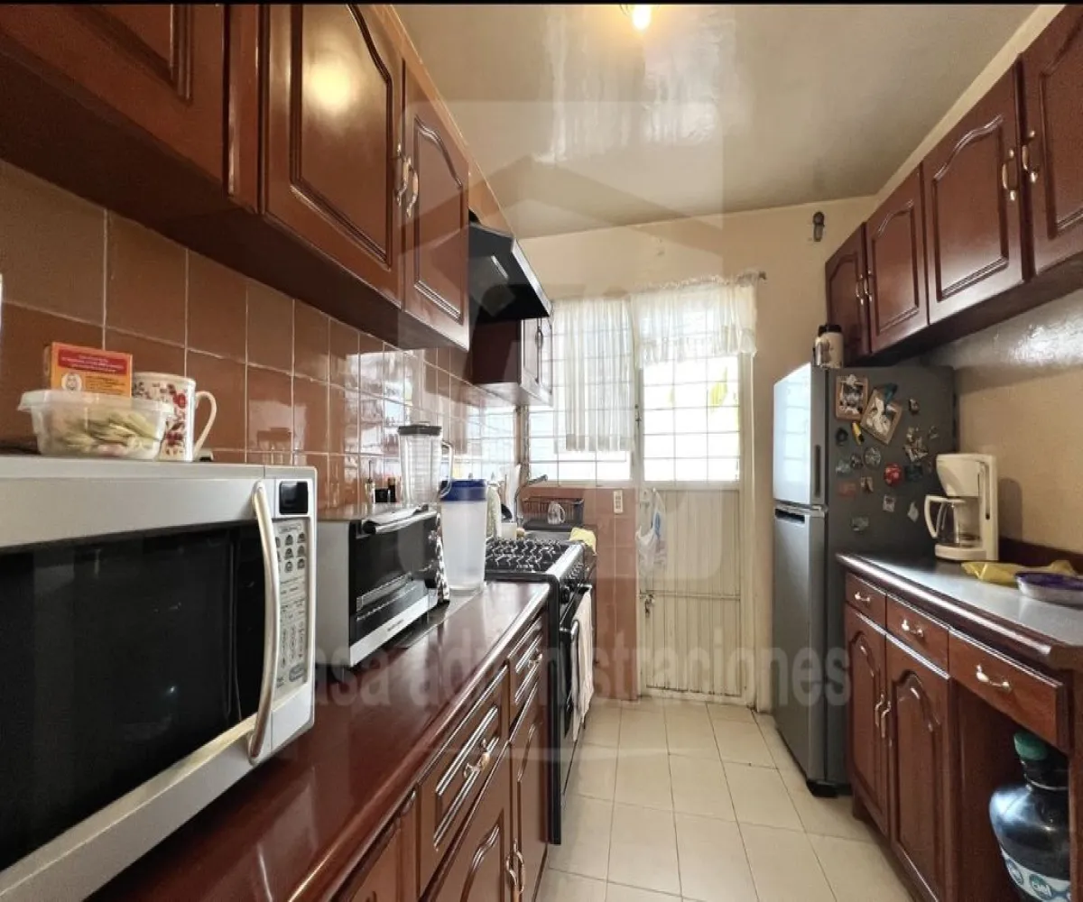 Casa En Venta,Residencial Victoria,Mármol 2989, Zapopan, Jalisco 45089, 5 Habitaciones,3 Baños,Mármol,2,pJUyhYc