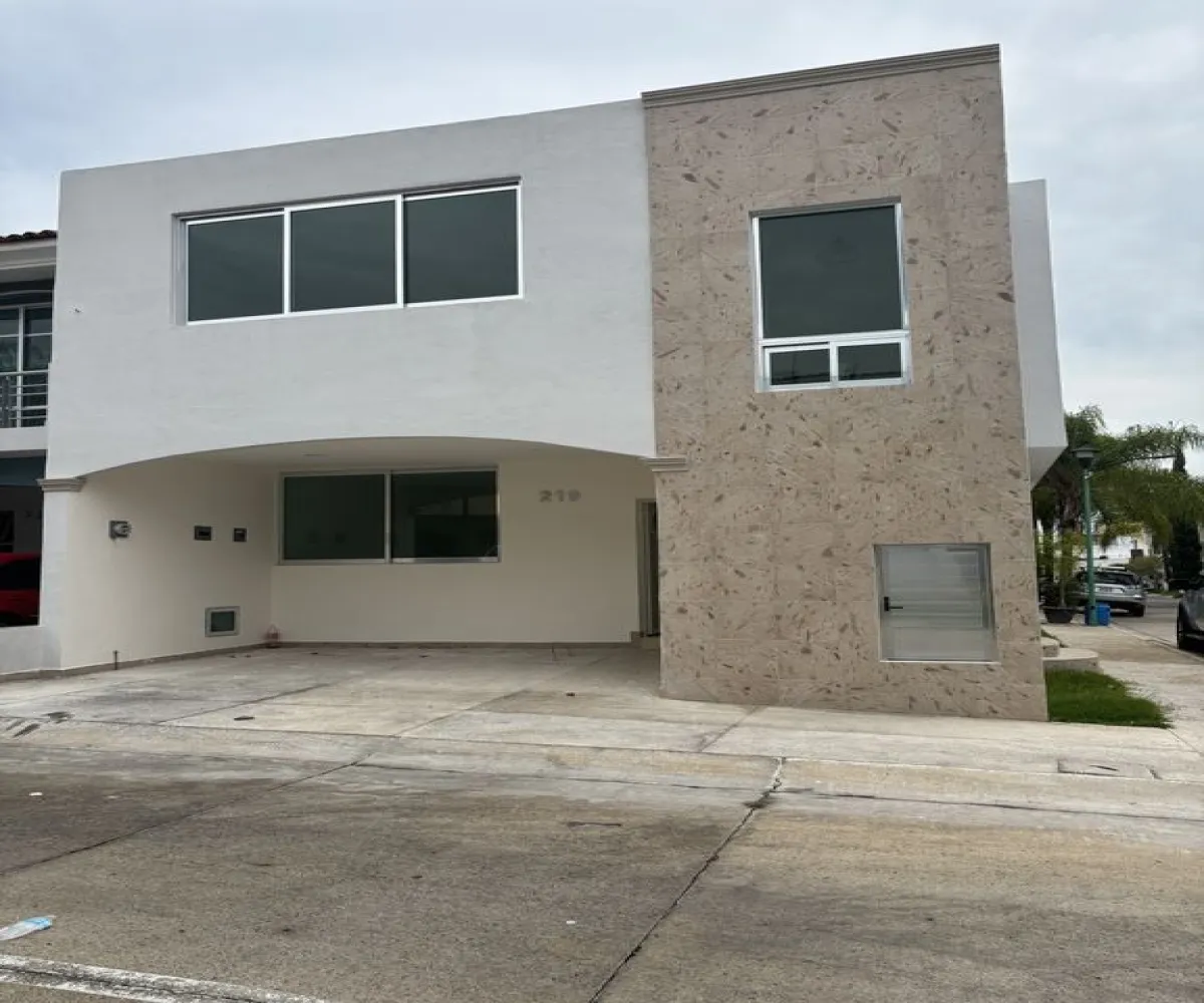 Casa En Venta,Real de Valdepeñas,Zaragoza 50 219, Zapopan, Jalisco 45134, 4 Habitaciones,4 Baños,Zaragoza,2,pdXVMQG