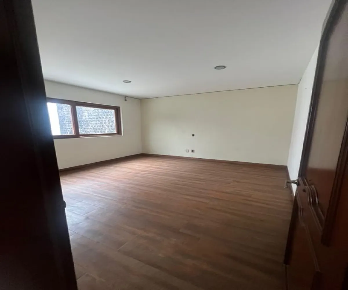 Casa En Venta,Chapalita,Los Jardines S/N, Guadalajara, Jalisco 44500, 3 Habitaciones,3 Baños,Los Jardines,1,pnbt90g