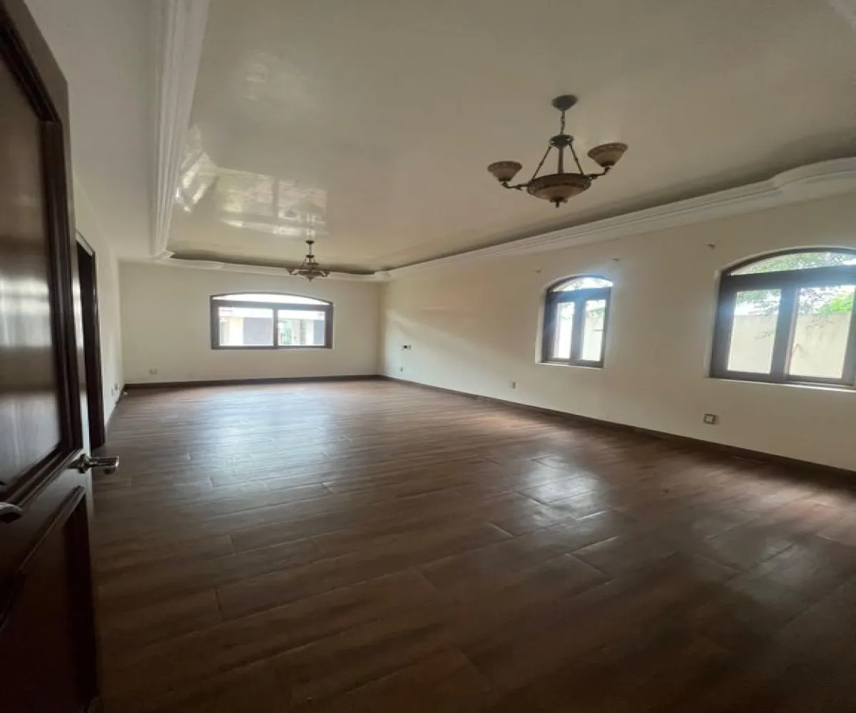 Casa En Venta,Chapalita,Los Jardines S/N, Guadalajara, Jalisco 44500, 3 Habitaciones,3 Baños,Los Jardines,1,pnbt90g