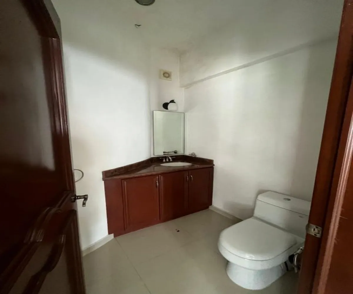 Casa En Venta,Chapalita,Los Jardines S/N, Guadalajara, Jalisco 44500, 3 Habitaciones,3 Baños,Los Jardines,1,pnbt90g