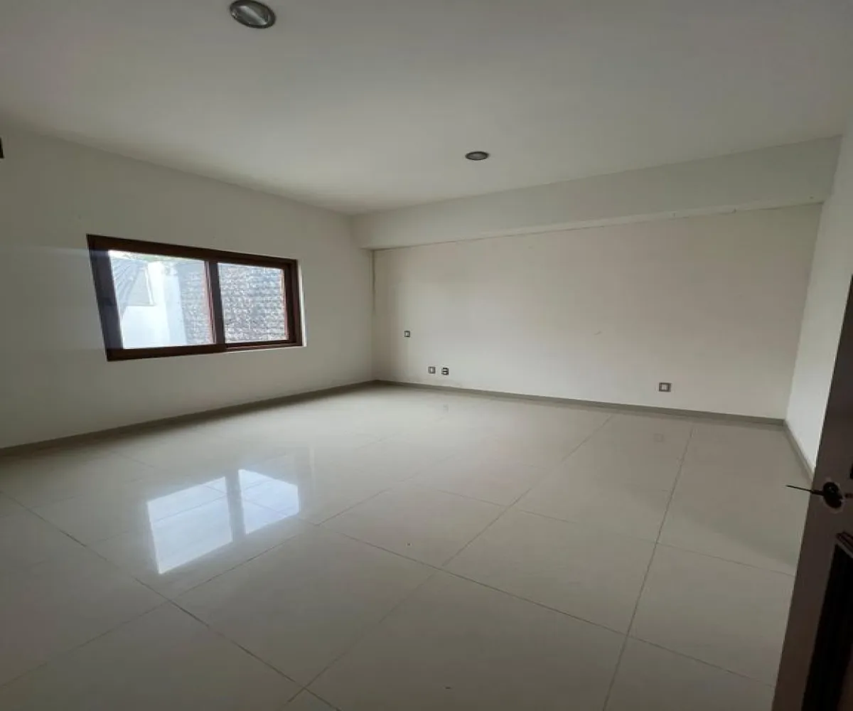 Casa En Venta,Chapalita,Los Jardines S/N, Guadalajara, Jalisco 44500, 3 Habitaciones,3 Baños,Los Jardines,1,pnbt90g
