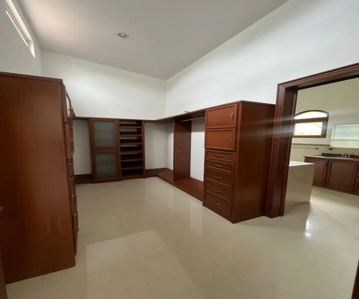 Casa En Venta,Chapalita,Los Jardines S/N, Guadalajara, Jalisco 44500, 3 Habitaciones,3 Baños,Los Jardines,1,pnbt90g