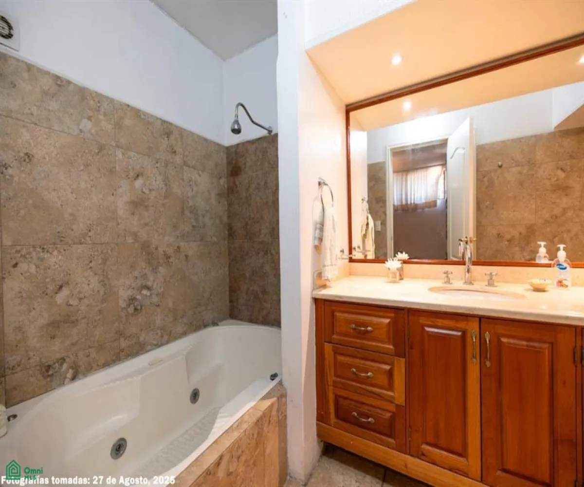 Casa En Venta,Chapala Haciendas,De la Paloma, Chapala Haciendas, Chapala, Jalisco 19, Chapala, Jalisco 45907, 6 Habitaciones,6 Baños,De la Paloma, Chapala Haciendas, Chapala, Jalisco,2,MX25995049