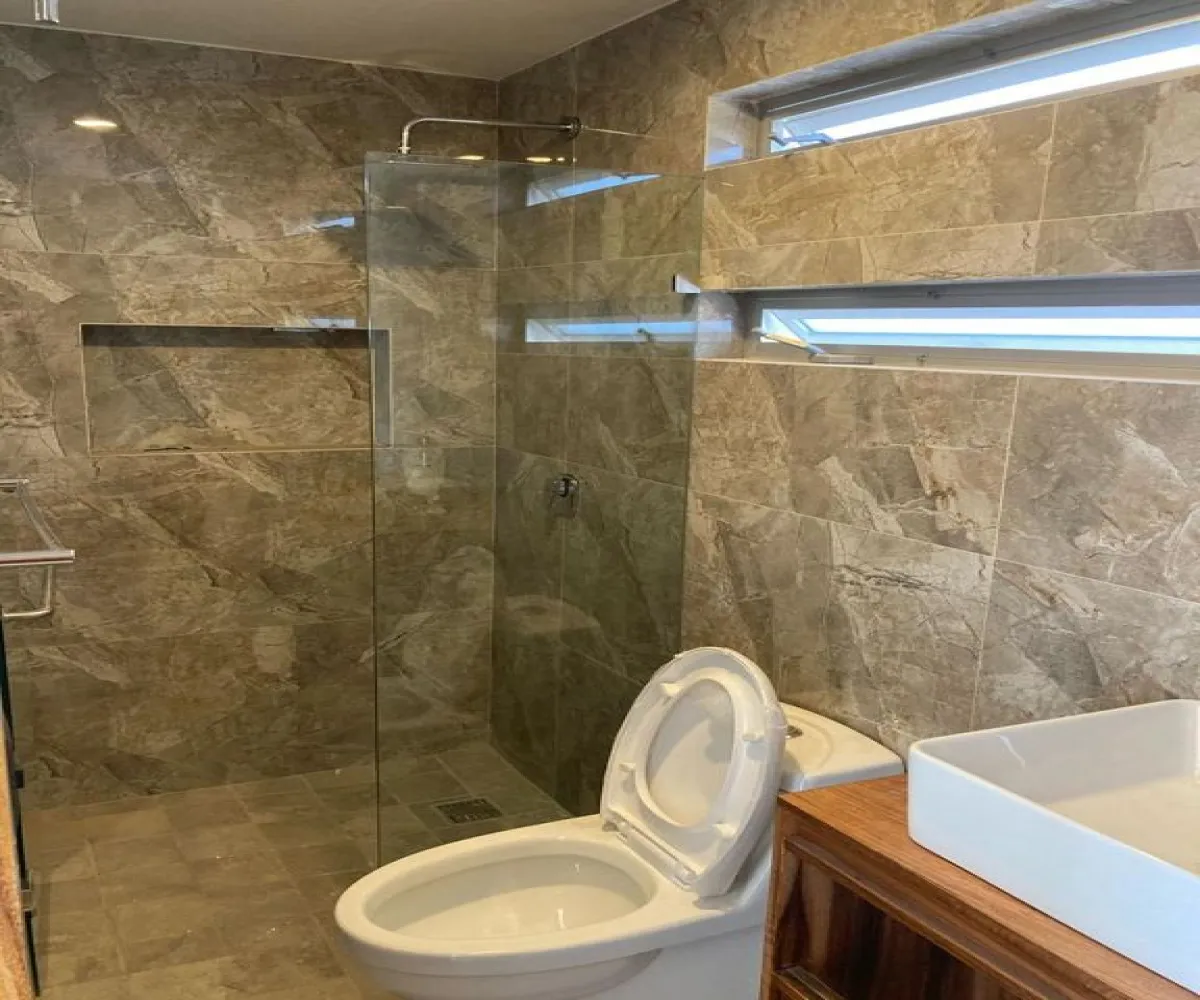 Casa En Venta,Adamar,Avenida Adamar 796, Tlajomulco de Zúñiga, Jalisco 45645, 4 Habitaciones,3 Baños,Avenida Adamar,2,pe2p6WH