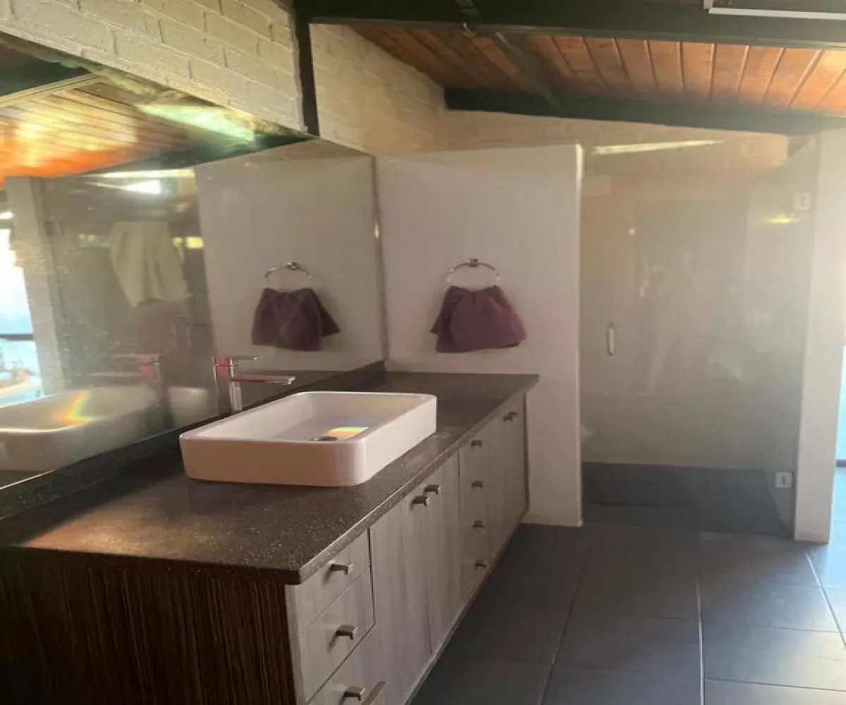 Casa En Venta,Pinar de la Venta,Paseo de la rosa morada S/N, Zapopan, Jalisco 45221, 3 Habitaciones,3 Baños,Paseo de la rosa morada,1,pqmbmTa