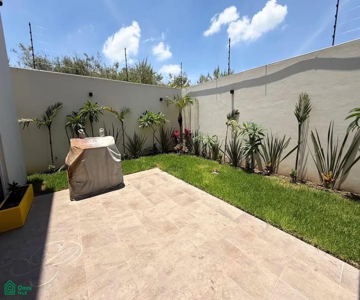 Casa En Venta,Fraccionamiento El Alcázar (Casa Fuerte),Baluarte 93, Tlajomulco de Zuniga, Jalisco 45645, 4 Habitaciones,3 Baños,Baluarte,2,MX25995537