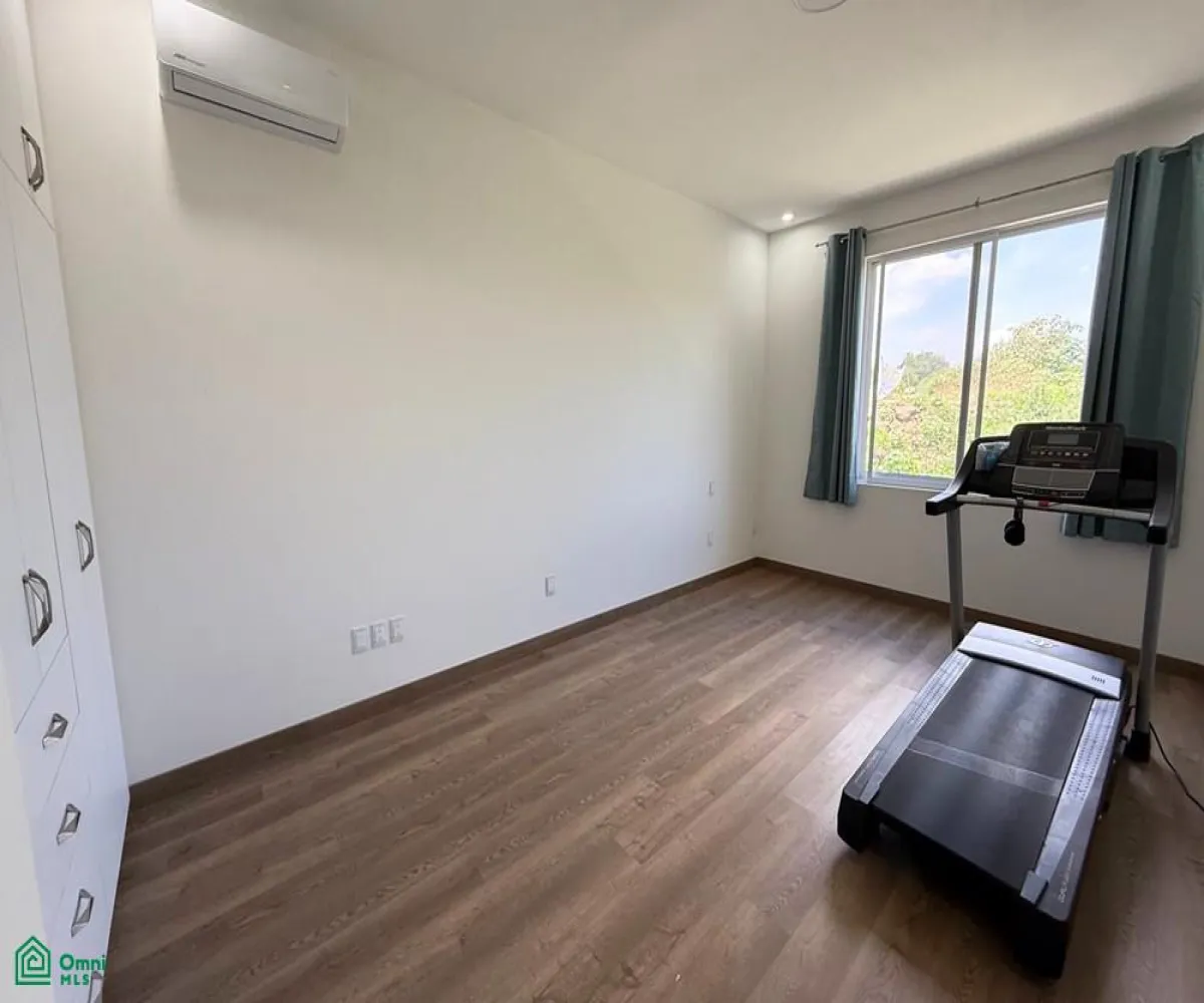 Casa En Venta,Fraccionamiento El Alcázar (Casa Fuerte),Baluarte 93, Tlajomulco de Zuniga, Jalisco 45645, 4 Habitaciones,3 Baños,Baluarte,2,MX25995537