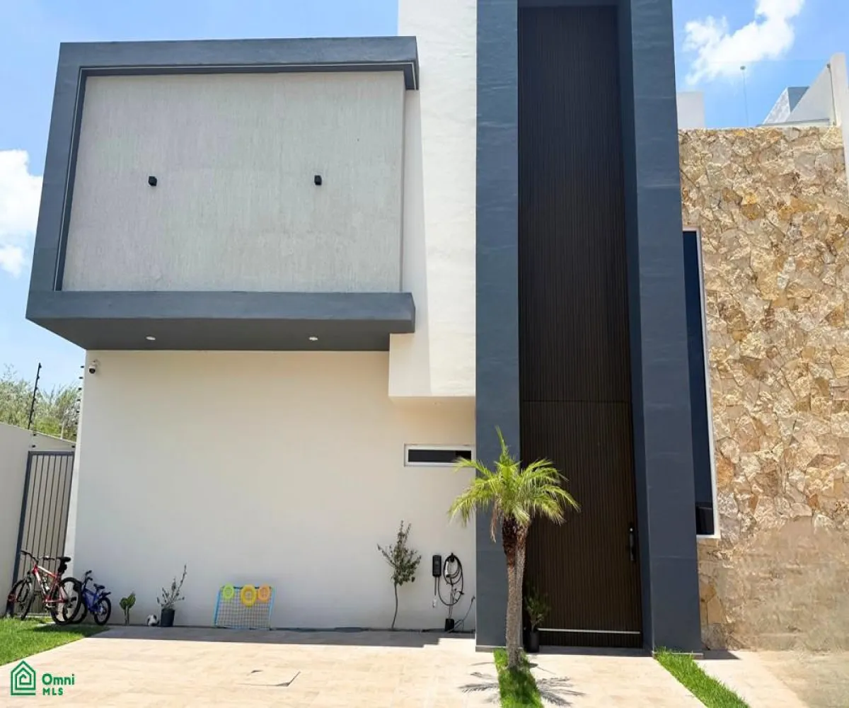 Casa En Venta,Fraccionamiento El Alcázar (Casa Fuerte),Baluarte 93, Tlajomulco de Zuniga, Jalisco 45645, 4 Habitaciones,3 Baños,Baluarte,2,MX25995537