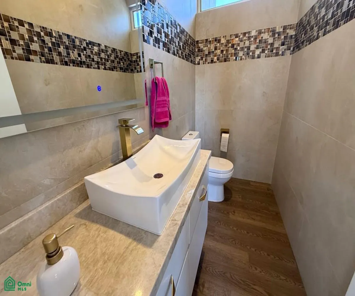 Casa En Venta,Fraccionamiento El Alcázar (Casa Fuerte),Baluarte 93, Tlajomulco de Zuniga, Jalisco 45645, 4 Habitaciones,3 Baños,Baluarte,2,MX25995537