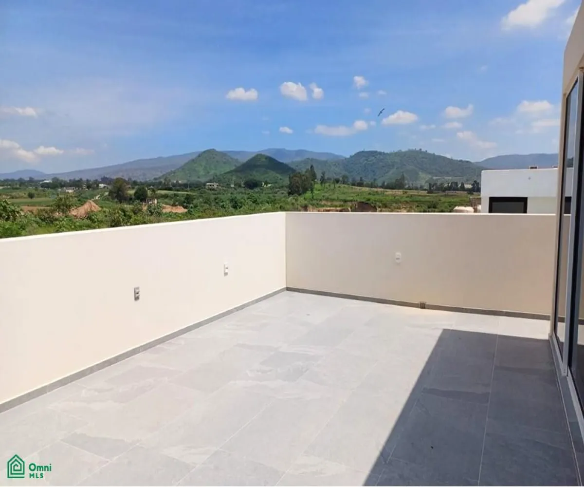 Casa En Venta,Fraccionamiento El Alcázar (Casa Fuerte),Baluarte 93, Tlajomulco de Zuniga, Jalisco 45645, 4 Habitaciones,3 Baños,Baluarte,2,MX25995537
