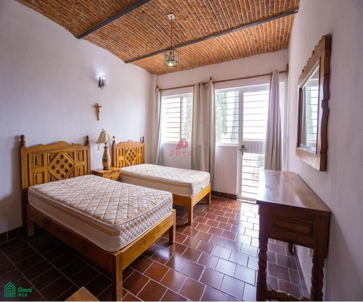 Casa En Venta,Fraccionamiento Brisas de Chapala,Tormenta 2, Chapala, Jalisco 45900, 6 Habitaciones,5 Baños,Tormenta,MX25996182