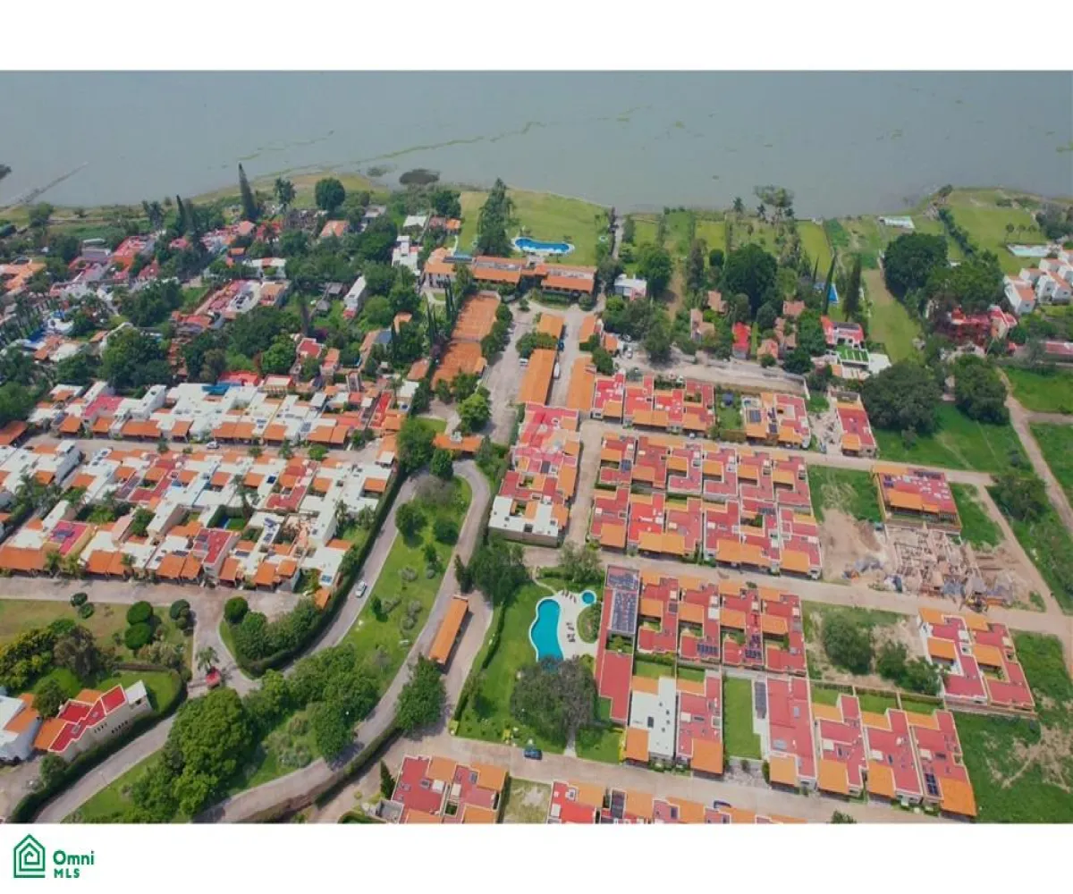 Casa En Venta,Ajijic Centro,Carretera a Chapala - Jocotepec, raquenet Club 960, Chapala, Jalisco 45920, 3 Habitaciones,3 Baños,Carretera a Chapala - Jocotepec, raquenet Club,MX25996237