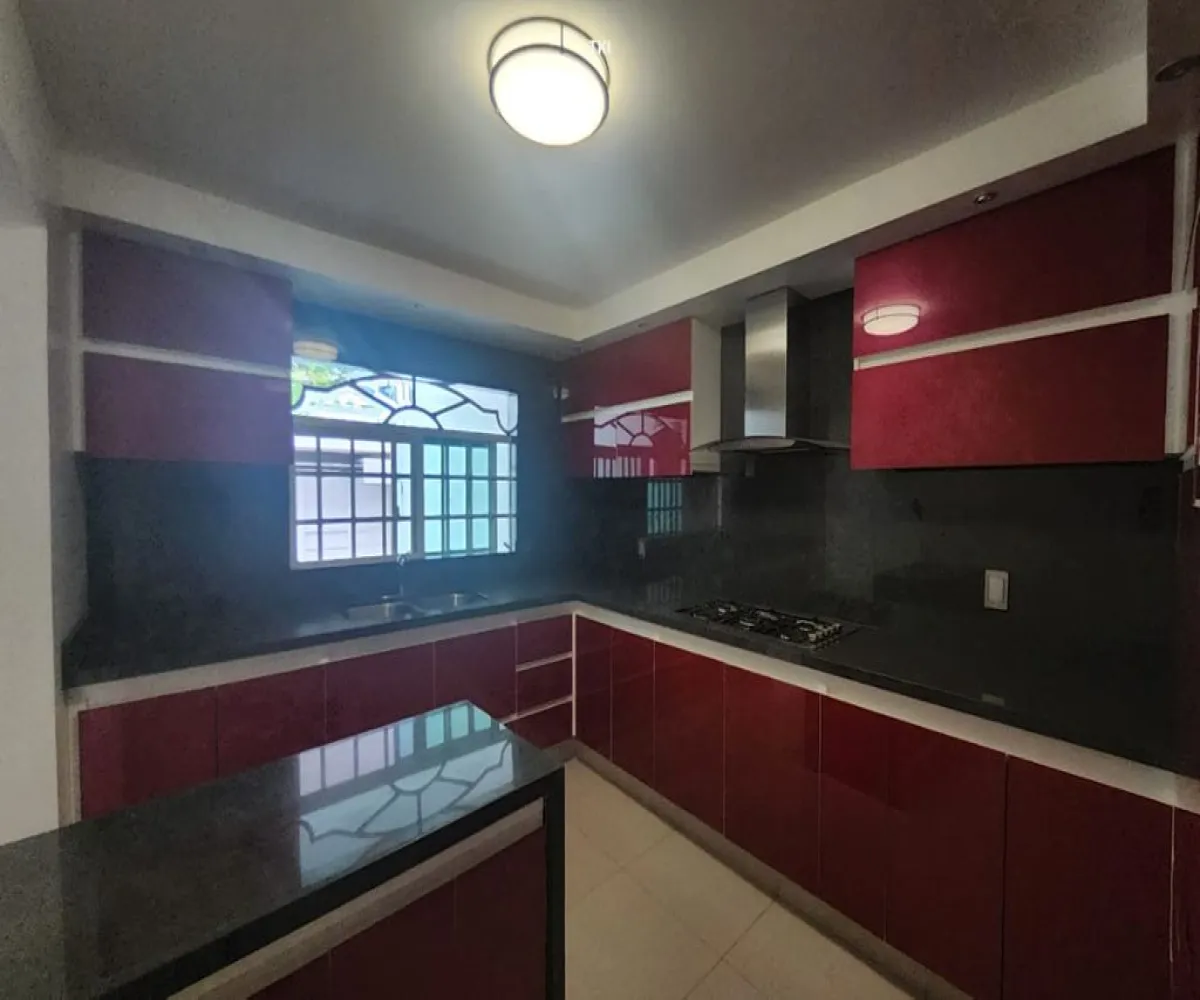 Casa En Venta,Santa Elena Alcalde,Calle Jerez 2477, Guadalajara, Jalisco 44220, 5 Habitaciones,3 Baños,Calle Jerez,2,pPn8EWT