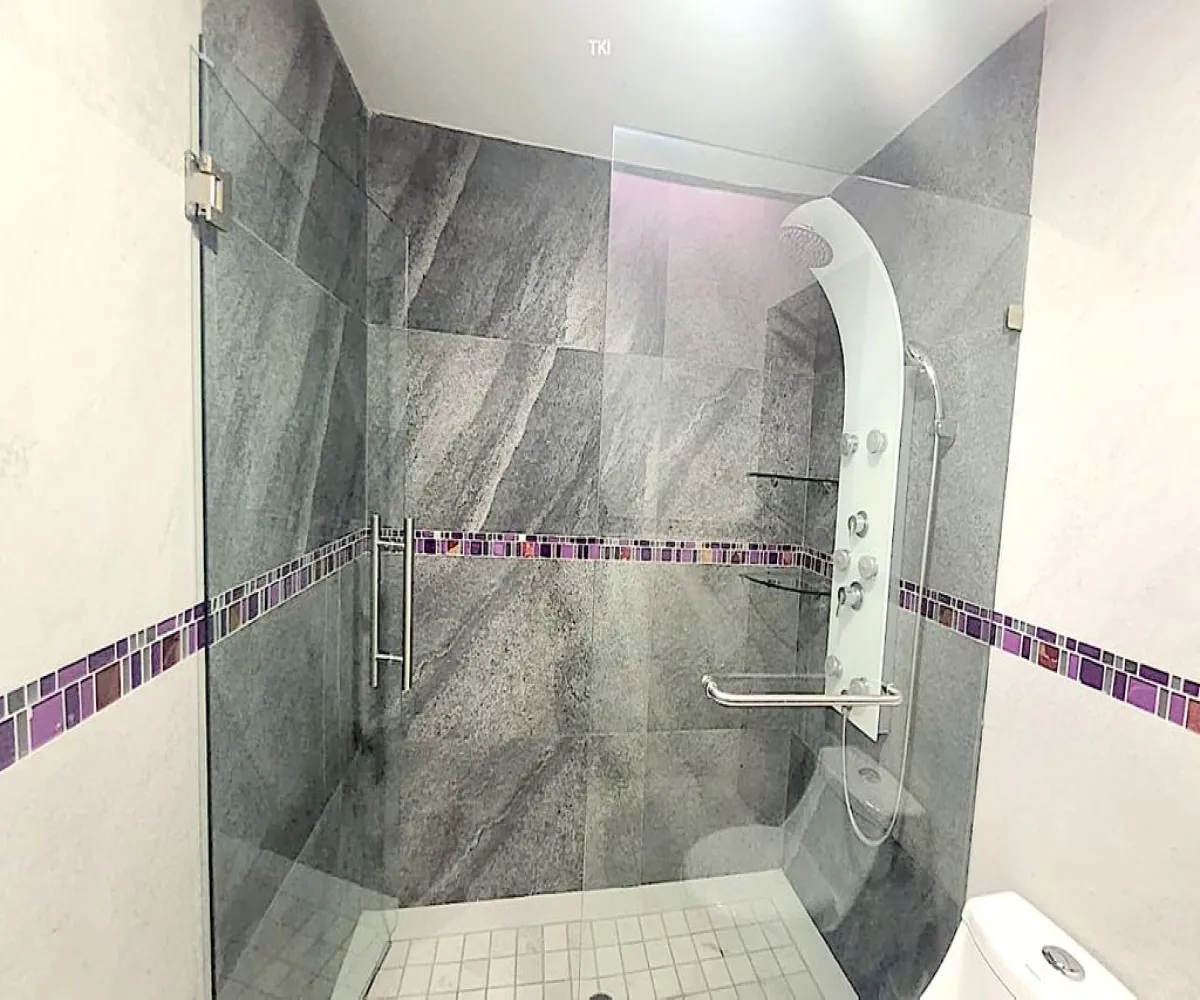 Casa En Venta,Santa Elena Alcalde,Calle Jerez 2477, Guadalajara, Jalisco 44220, 5 Habitaciones,3 Baños,Calle Jerez,2,pPn8EWT