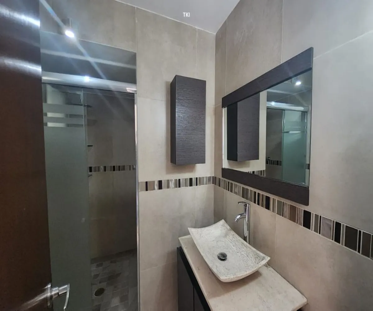 Casa En Venta,Santa Elena Alcalde,Calle Jerez 2477, Guadalajara, Jalisco 44220, 5 Habitaciones,3 Baños,Calle Jerez,2,pPn8EWT