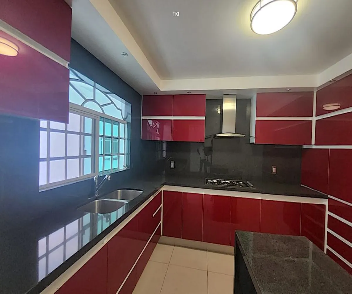 Casa En Venta,Santa Elena Alcalde,Calle Jerez 2477, Guadalajara, Jalisco 44220, 5 Habitaciones,3 Baños,Calle Jerez,2,pPn8EWT