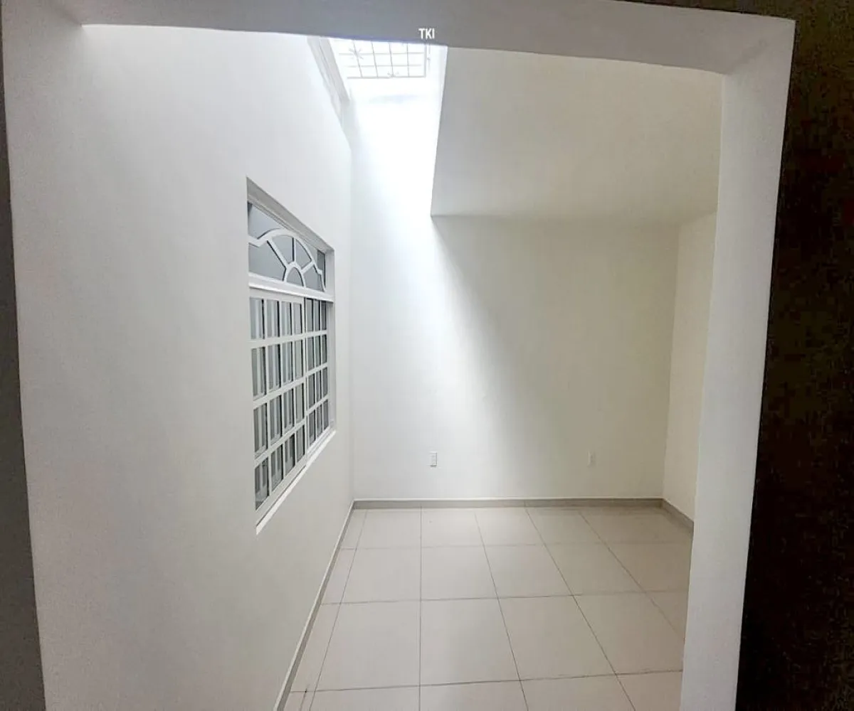 Casa En Venta,Santa Elena Alcalde,Calle Jerez 2477, Guadalajara, Jalisco 44220, 5 Habitaciones,3 Baños,Calle Jerez,2,pPn8EWT