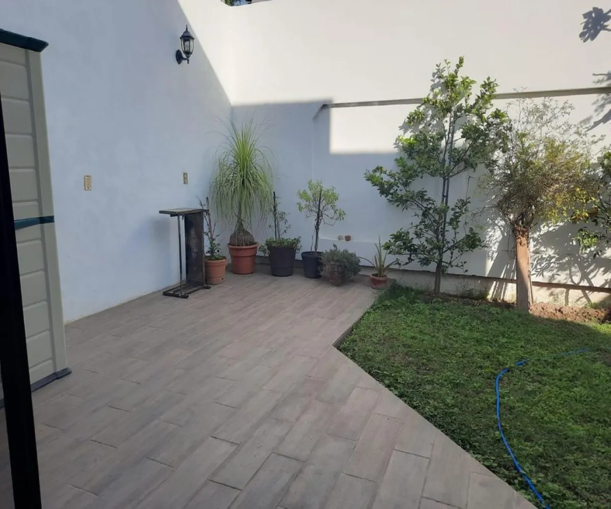 Casa En Venta,Jardines de Guadalupe,Estudiantes 4740, Zapopan, Jalisco 45030, 4 Habitaciones,2 Baños,Estudiantes,1,pJ18Frj