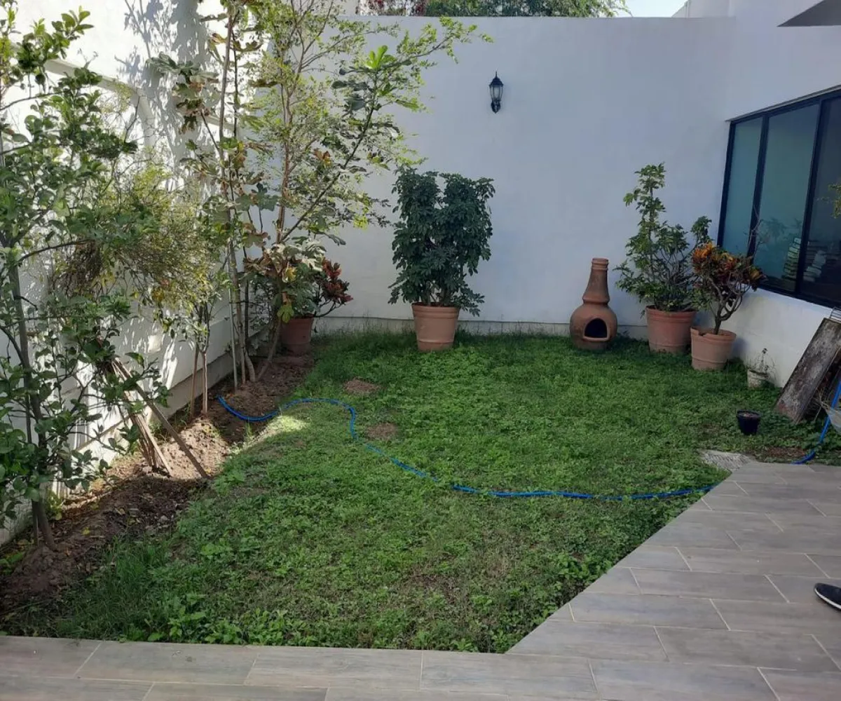 Casa En Venta,Jardines de Guadalupe,Estudiantes 4740, Zapopan, Jalisco 45030, 4 Habitaciones,2 Baños,Estudiantes,1,pJ18Frj