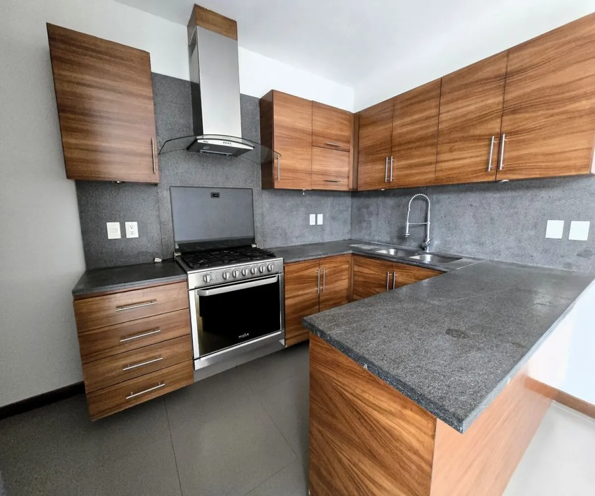 Casa En Venta,Los Gavilanes,Allende 45, Tlajomulco de Zúñiga, Jalisco 45645, 3 Habitaciones,2 Baños,Allende,2,pysz2jb