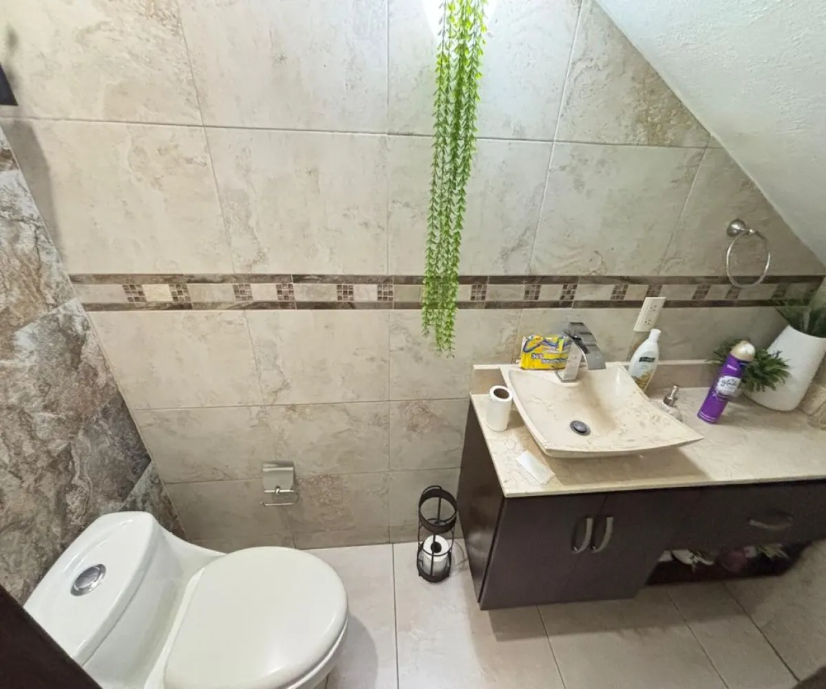 Casa En Venta,Santa Elena Estadio,Calle Linares 2441, Guadalajara, Jalisco 44230, 3 Habitaciones,2 Baños,Calle Linares,3,pZCRKxN