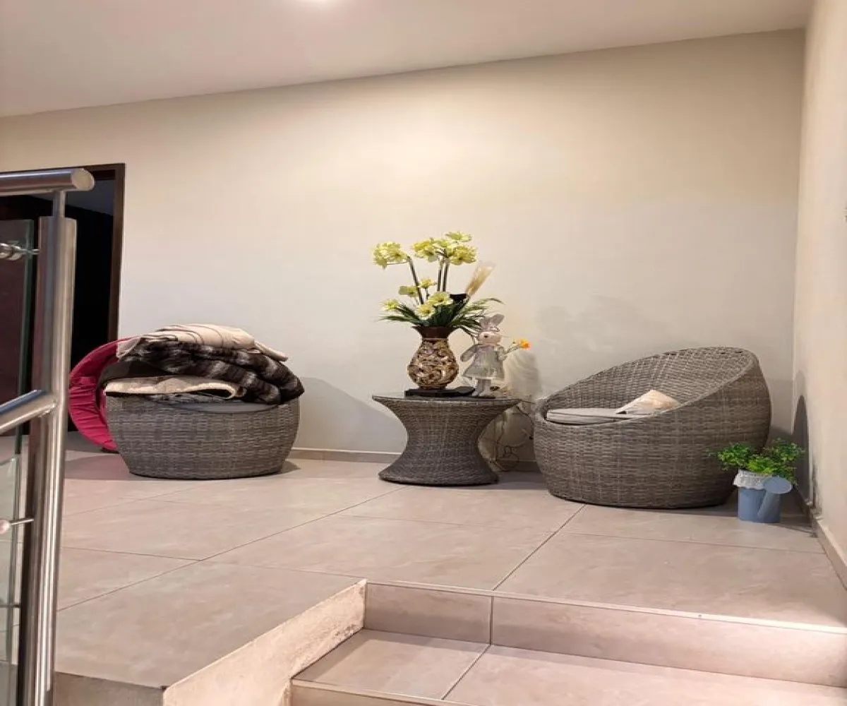 Casa En Venta,Santa Elena Estadio,Calle Linares 2441, Guadalajara, Jalisco 44230, 3 Habitaciones,2 Baños,Calle Linares,3,pZCRKxN