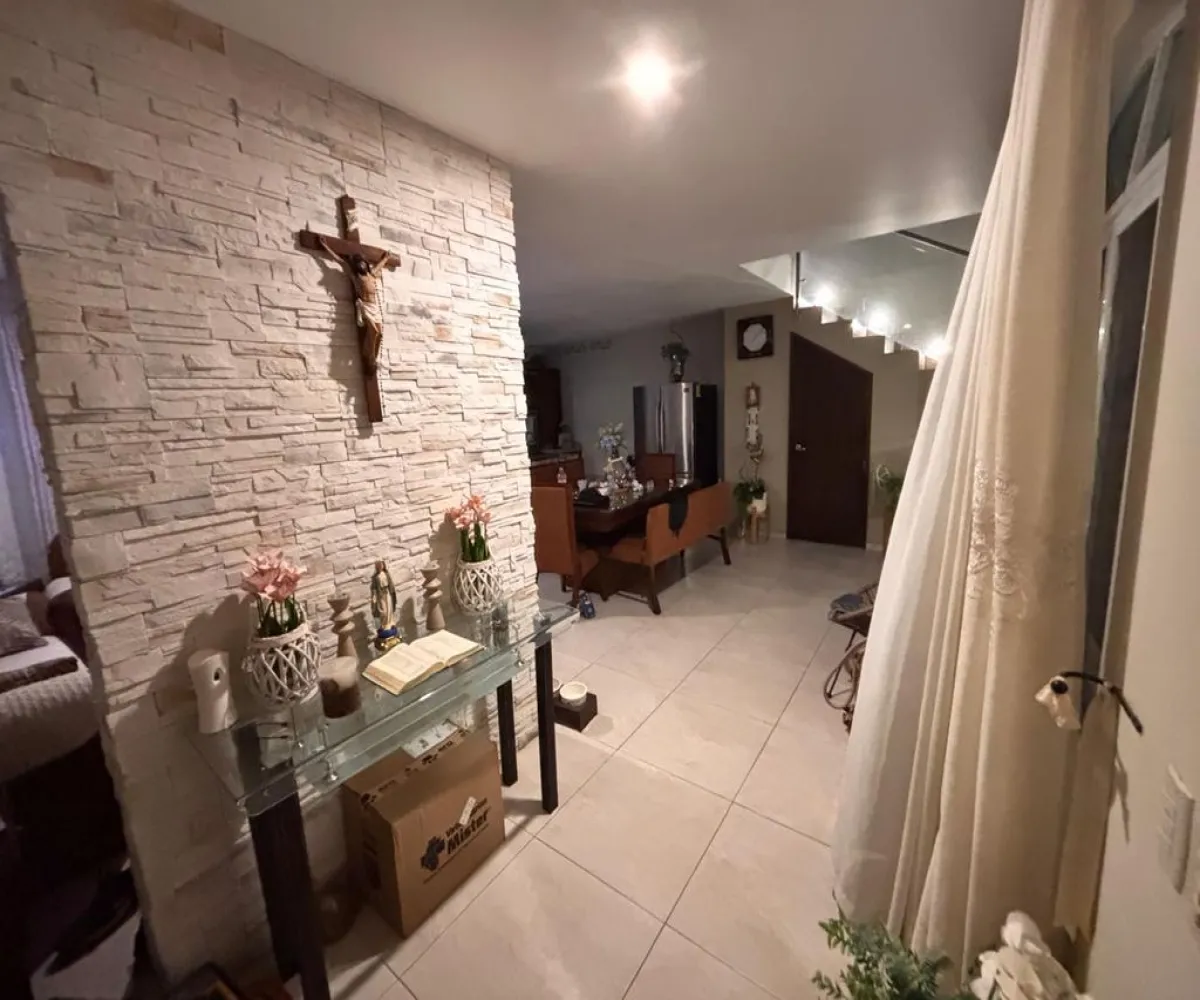 Casa En Venta,Santa Elena Estadio,Calle Linares 2441, Guadalajara, Jalisco 44230, 3 Habitaciones,2 Baños,Calle Linares,3,pZCRKxN