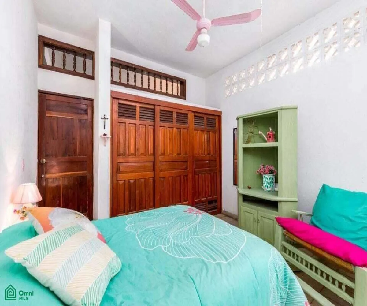 Casa En Venta,Puerto Vallarta Centro,Calle Guadalupe Sanchez 880, Puerto Vallarta, Jalisco 48300, 9 Habitaciones,8 Baños,Calle Guadalupe Sanchez,3,MX25998294