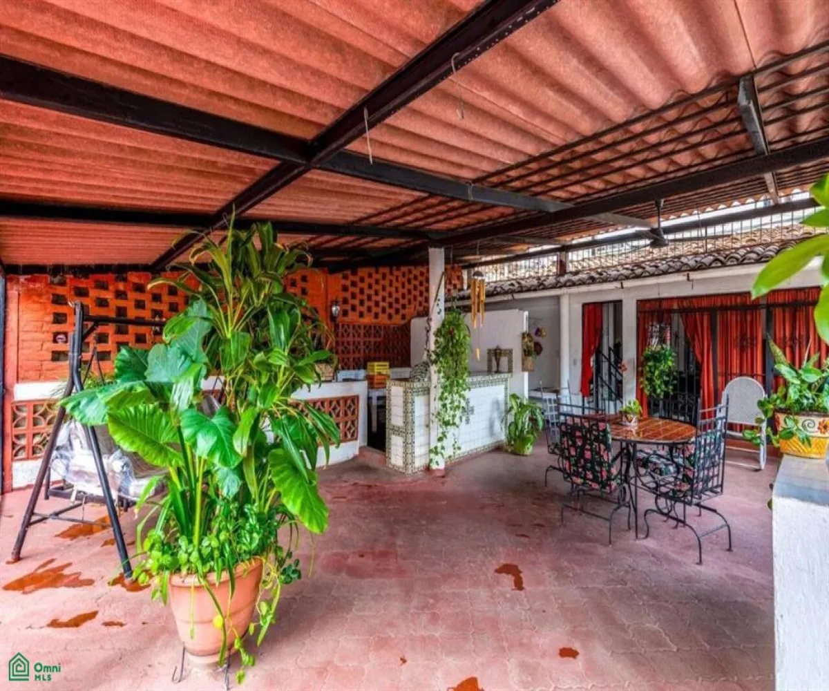 Casa En Venta,Puerto Vallarta Centro,Calle Guadalupe Sanchez 880, Puerto Vallarta, Jalisco 48300, 9 Habitaciones,8 Baños,Calle Guadalupe Sanchez,3,MX25998294