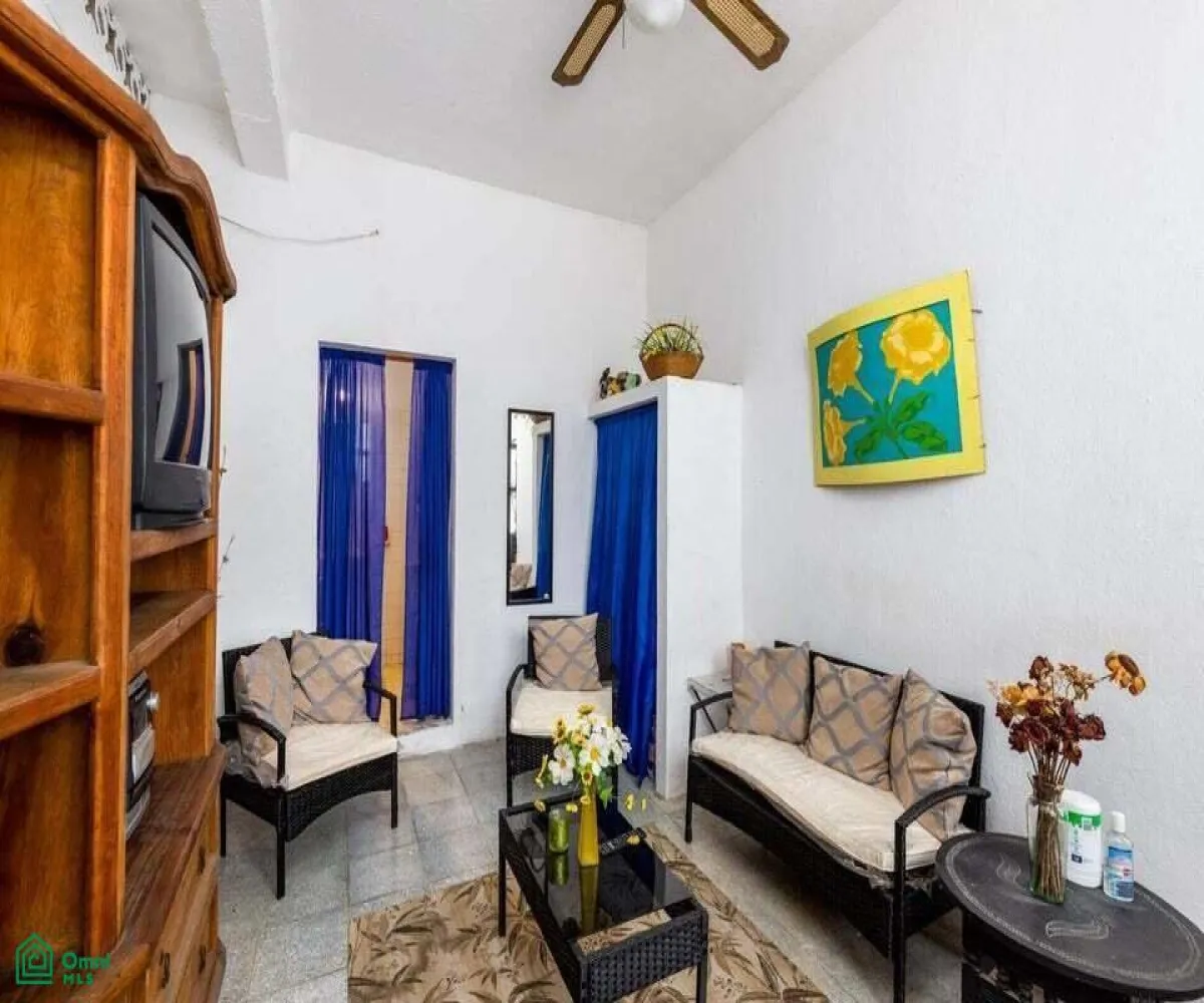 Casa En Venta,Puerto Vallarta Centro,Calle Guadalupe Sanchez 880, Puerto Vallarta, Jalisco 48300, 9 Habitaciones,8 Baños,Calle Guadalupe Sanchez,3,MX25998294