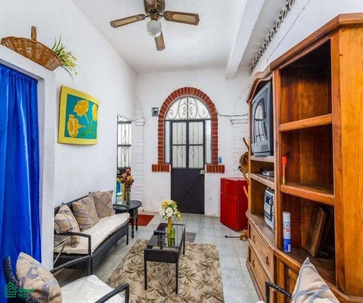 Casa En Venta,Puerto Vallarta Centro,Calle Guadalupe Sanchez 880, Puerto Vallarta, Jalisco 48300, 9 Habitaciones,8 Baños,Calle Guadalupe Sanchez,3,MX25998294